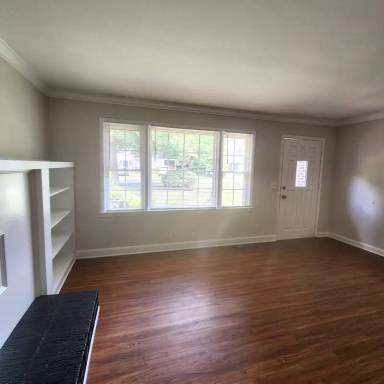 Main picture of 6 N Gaywood Dr