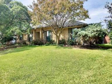 Main picture of 1723 Mayflower Dr