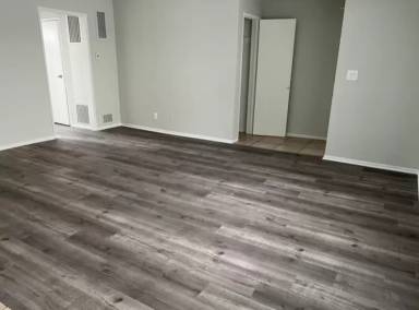 Main picture of 435 N Serrano Ave