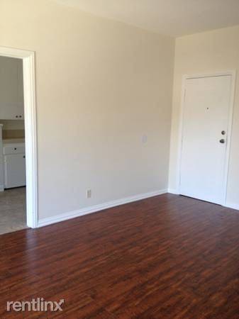 Main picture of 2329 Crenshaw Blvd