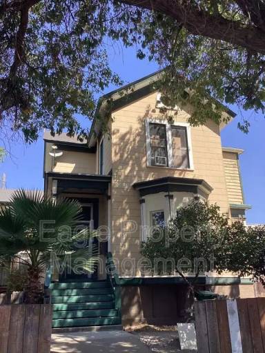 Main picture of 527 E Lindsay St