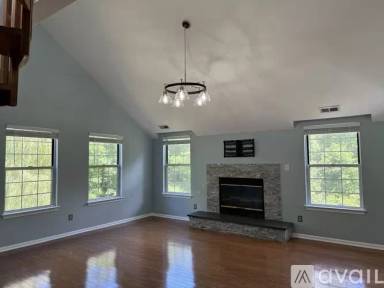 Main picture of 1303 Golden Pl