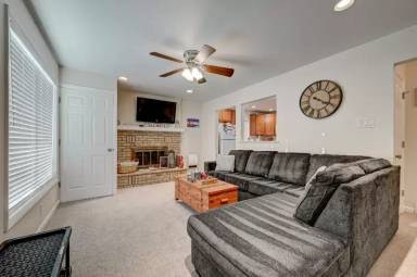 Main picture of 1765 Elmwood Ln