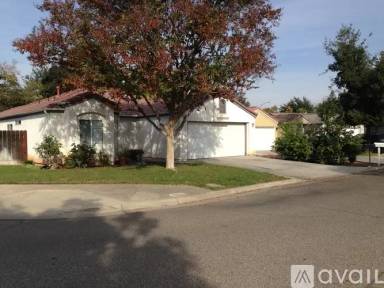 Main picture of 3440 W Tenaya Way