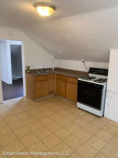 Main picture of 1021 English St