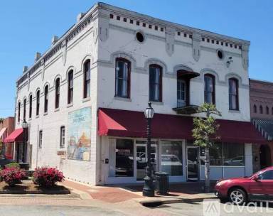 Main picture of 215 Main St