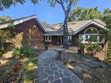 Main picture of 1144 Los Trancos Rd