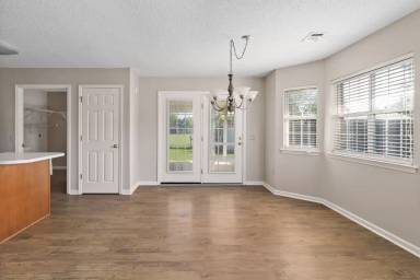Main picture of 16 Lakeside Dr