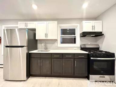 Main picture of 212 Zabriskie St