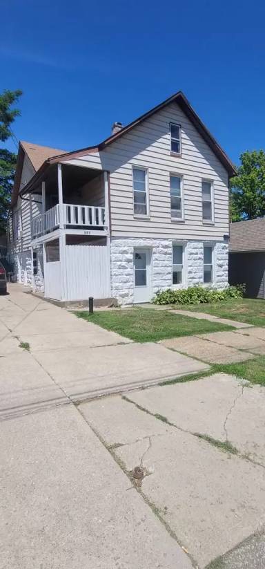 Main picture of 352 E 2nd St