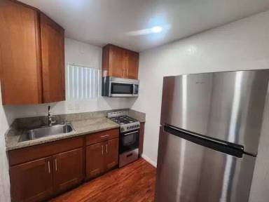 Main picture of 2702 Washington Ave