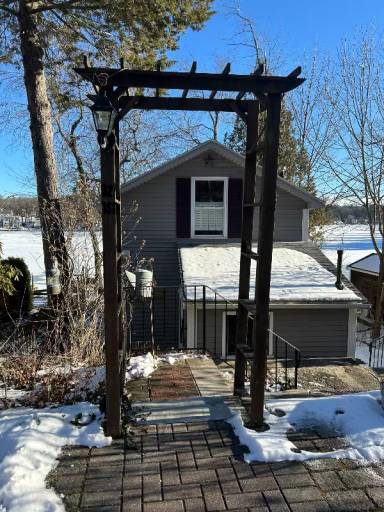 Main picture of 32 1st St