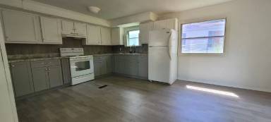 Main picture of 11 Laura Ct