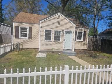 Main picture of 33 Fiske St