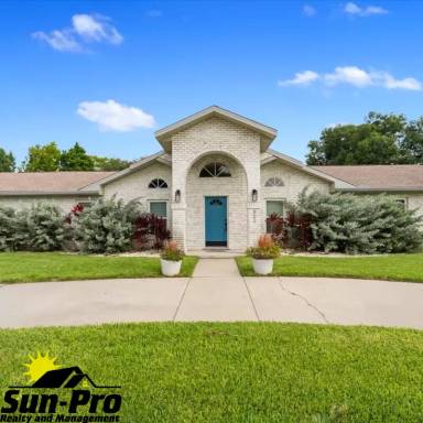 Main picture of 902 Chickadee Dr