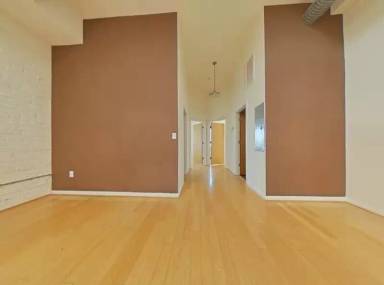 Main picture of T & E Apartments