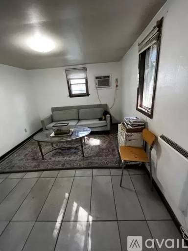 Main picture of 1025 NE Strait Ave