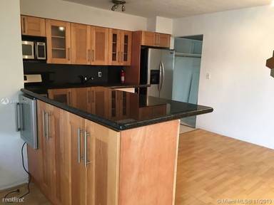 Main picture of 524 Washington Ave