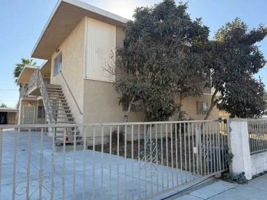Main picture of 1210 W 104th St