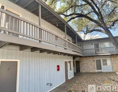 Main picture of 2800 Rio Grande St