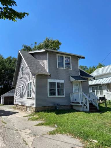 Main picture of 929 Wisconsin St
