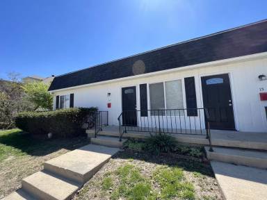 Main picture of 17 E Blaine St