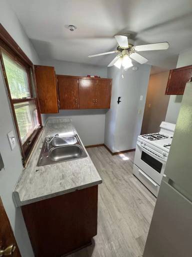 Main picture of 1605 W 21st St