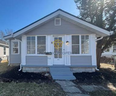 Main picture of 711 W 22nd St