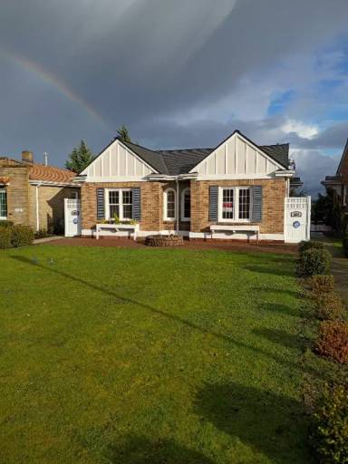 Main picture of 3024 26th Ave W