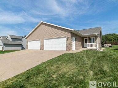 Main picture of 3803 Emerald Dr E