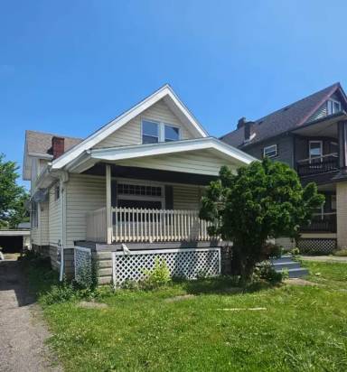 Main picture of 8409 Rosewood Ave