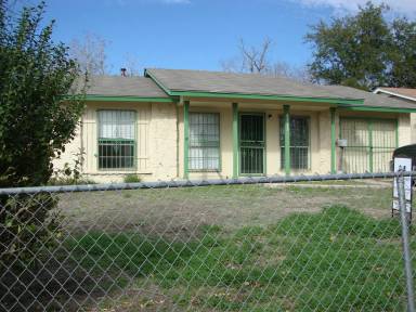 Main picture of 8715 Yellow Knife St