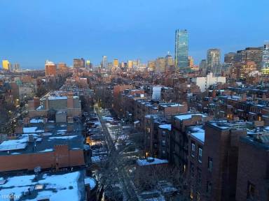 Main picture of 483 Beacon St