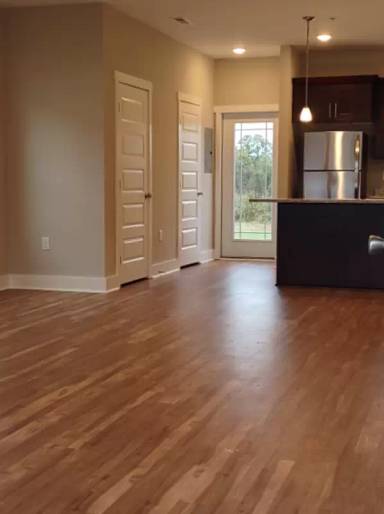 Main picture of 1021 Wellsway
