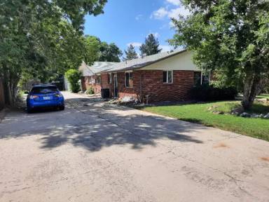 Main picture of 8150-8152 Ames Way
