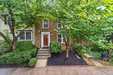 Main picture of 7935 Tyson Oaks Cir
