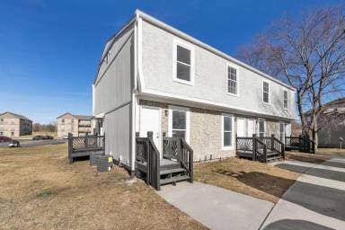 Main picture of 632-638 Lakehurst Dr
