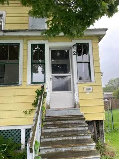 Main picture of 2 West St