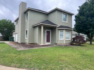 Main picture of 13600 Boca Cir SE