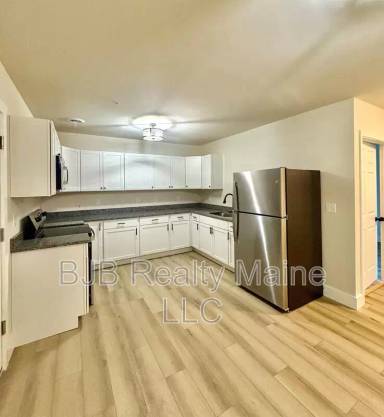 Main picture of 156 Woodford St