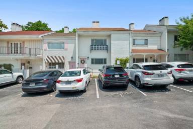 Main picture of 2401 Winsted Ln