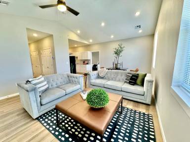 Main picture of 1500 Avenue K