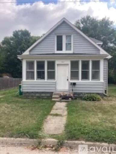 Main picture of 802 Harding Ave
