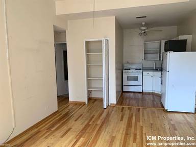 Main picture of 933 W Fletcher St