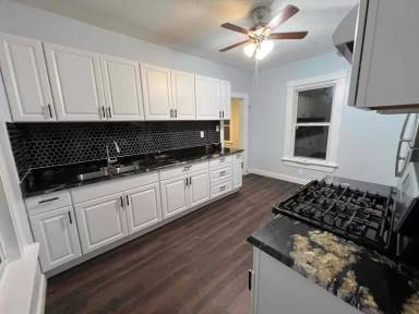 Main picture of 11 Fort Hill Ave