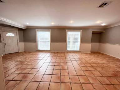 Main picture of 513 Verot School Rd