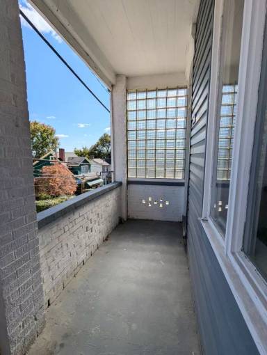 Main picture of 1729 Warren St