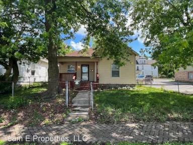 Main picture of 612 E Commercial St