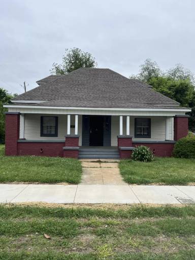 Main picture of 817 12th St SW