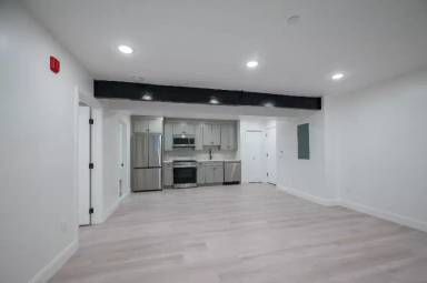 Main picture of 126 Adelaide Ave